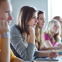 Etudiants assistant à une formation