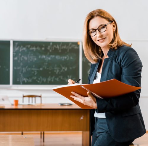 Créer son école
Ouvrir une école
Directrice d'établissement scolaire